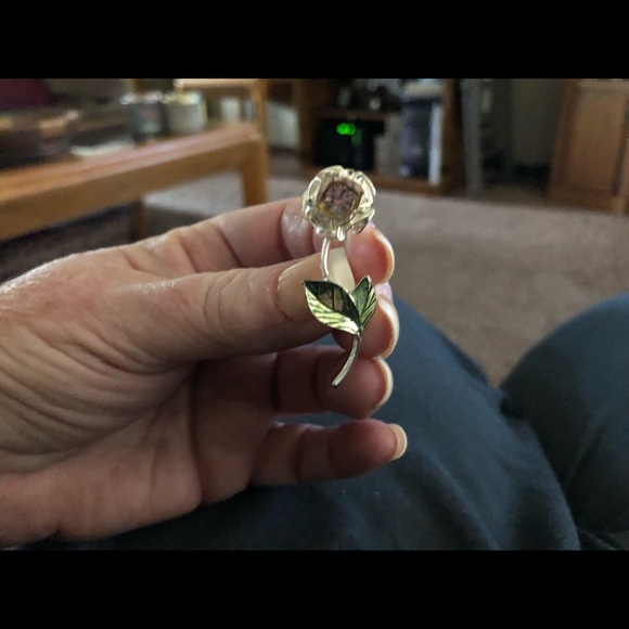 Avon Jewelry - NWOT Brooch, Single Flower, Alexandrite June Stone